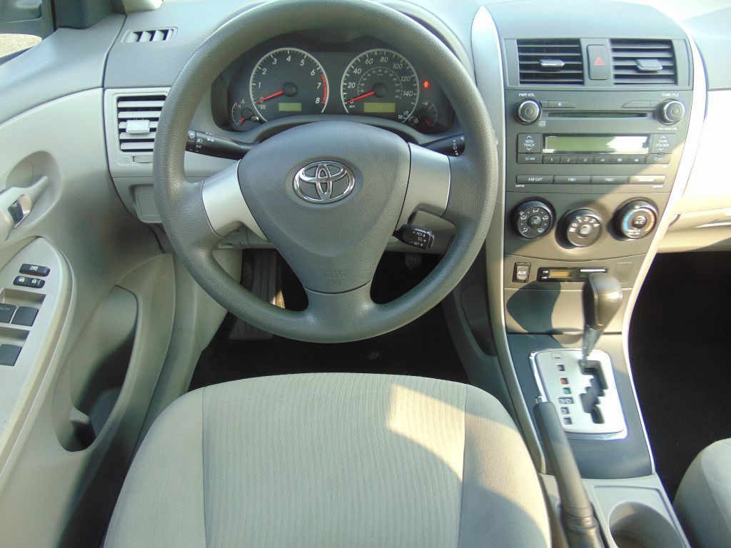 2010 Toyota Corolla Image 17