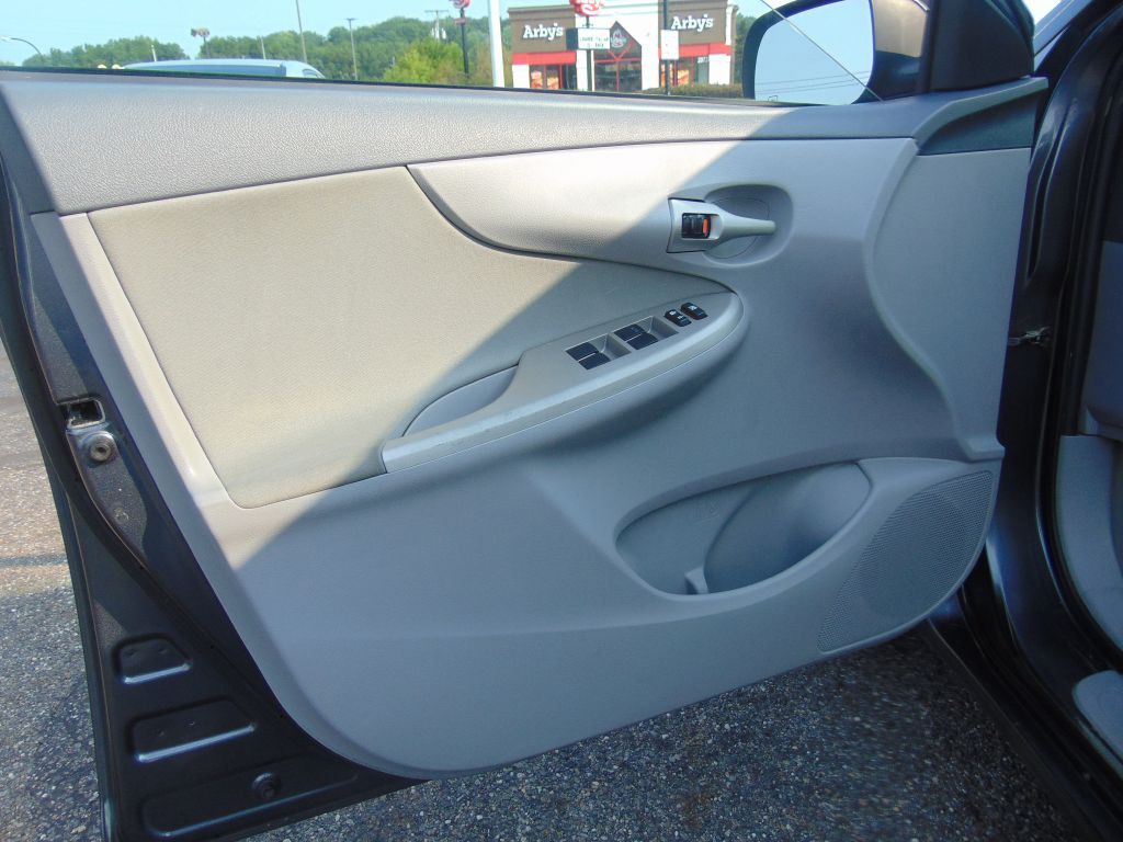 2010 Toyota Corolla Image 20