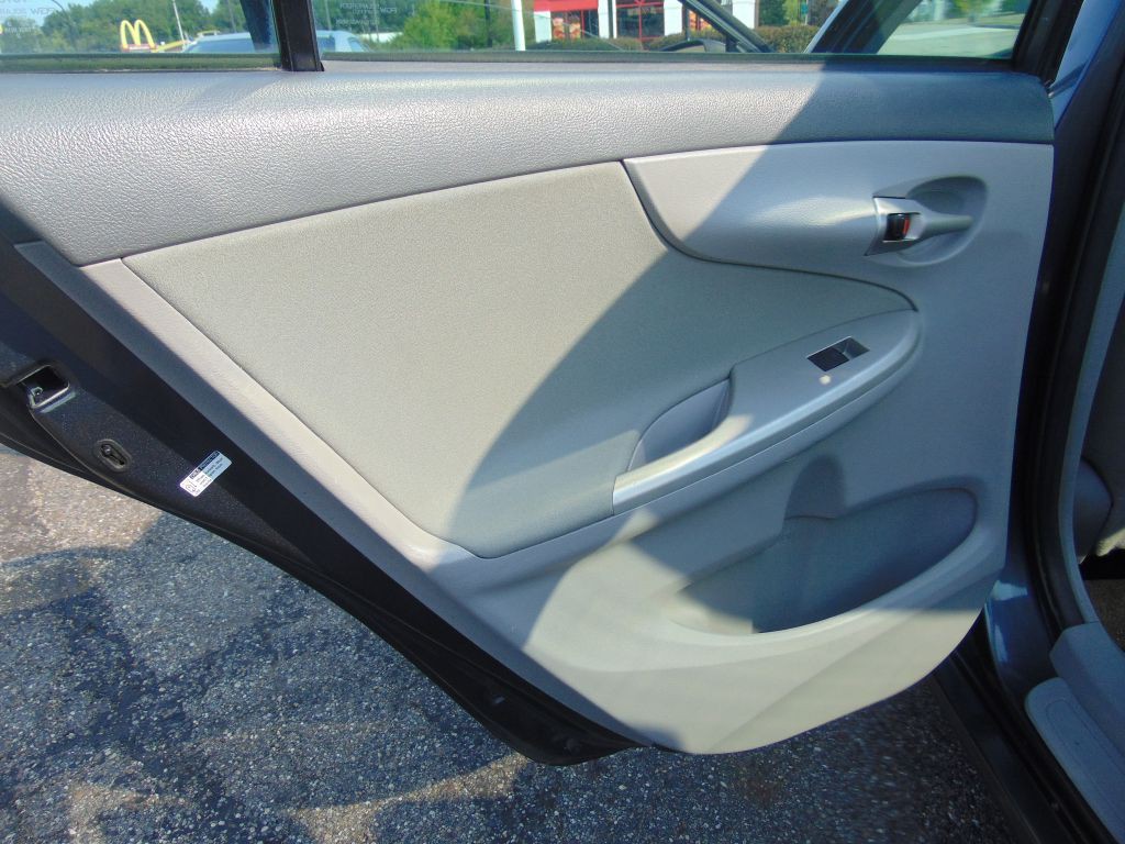 2010 Toyota Corolla Image 21