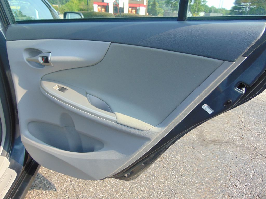 2010 Toyota Corolla Image 22