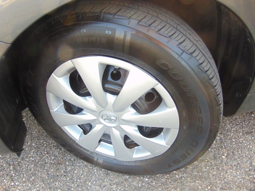 2010 Toyota Corolla Image 24