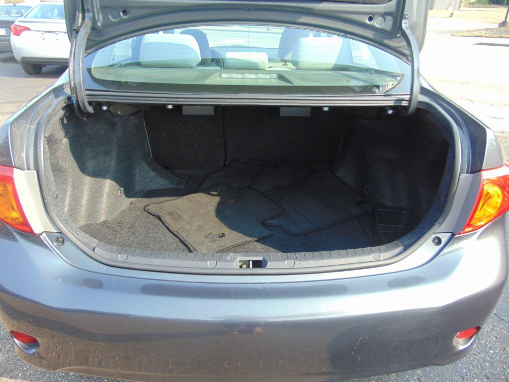 2010 Toyota Corolla Image 32