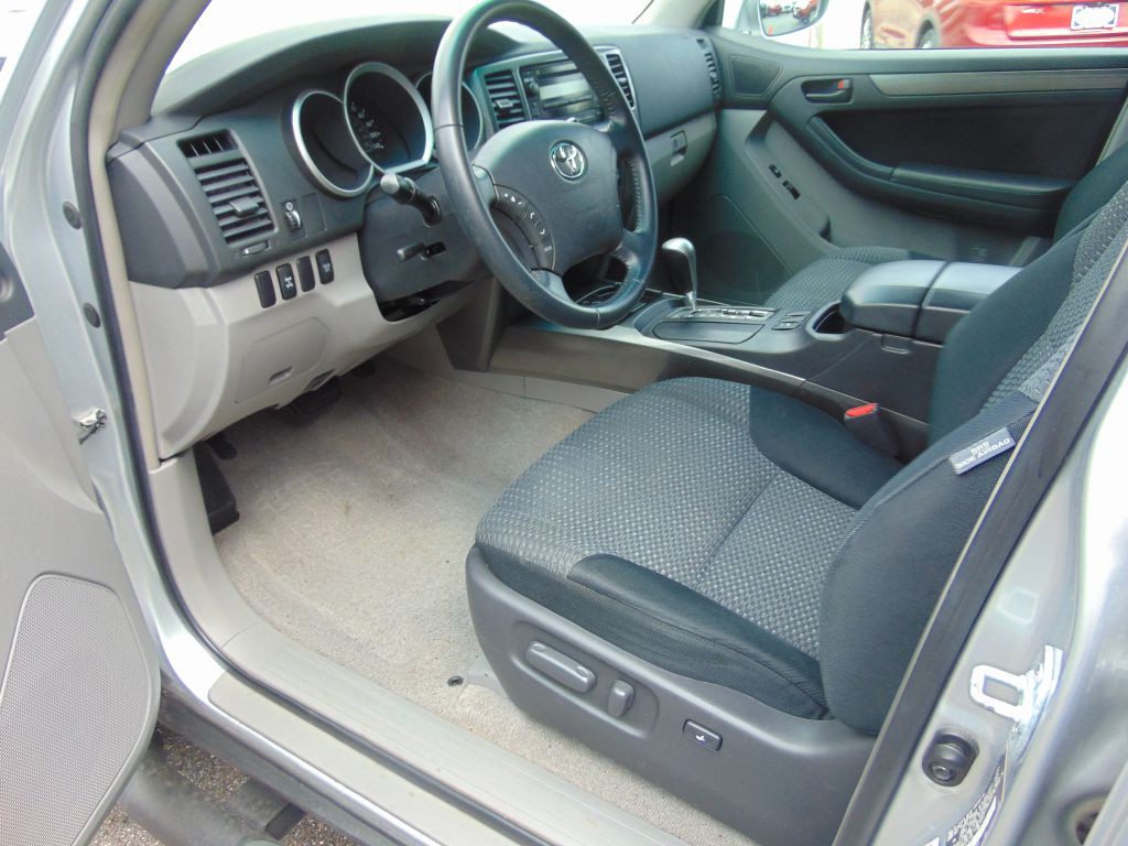 2007 Toyota 4Runner Image 2