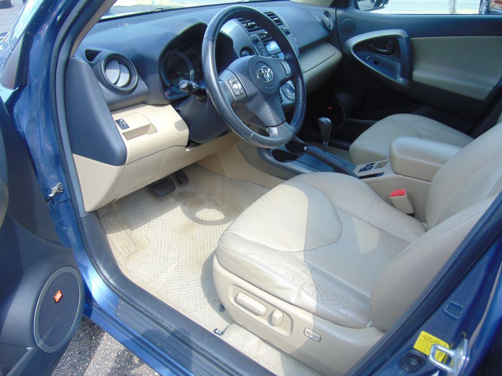 2011 Toyota Rav4 Image 2
