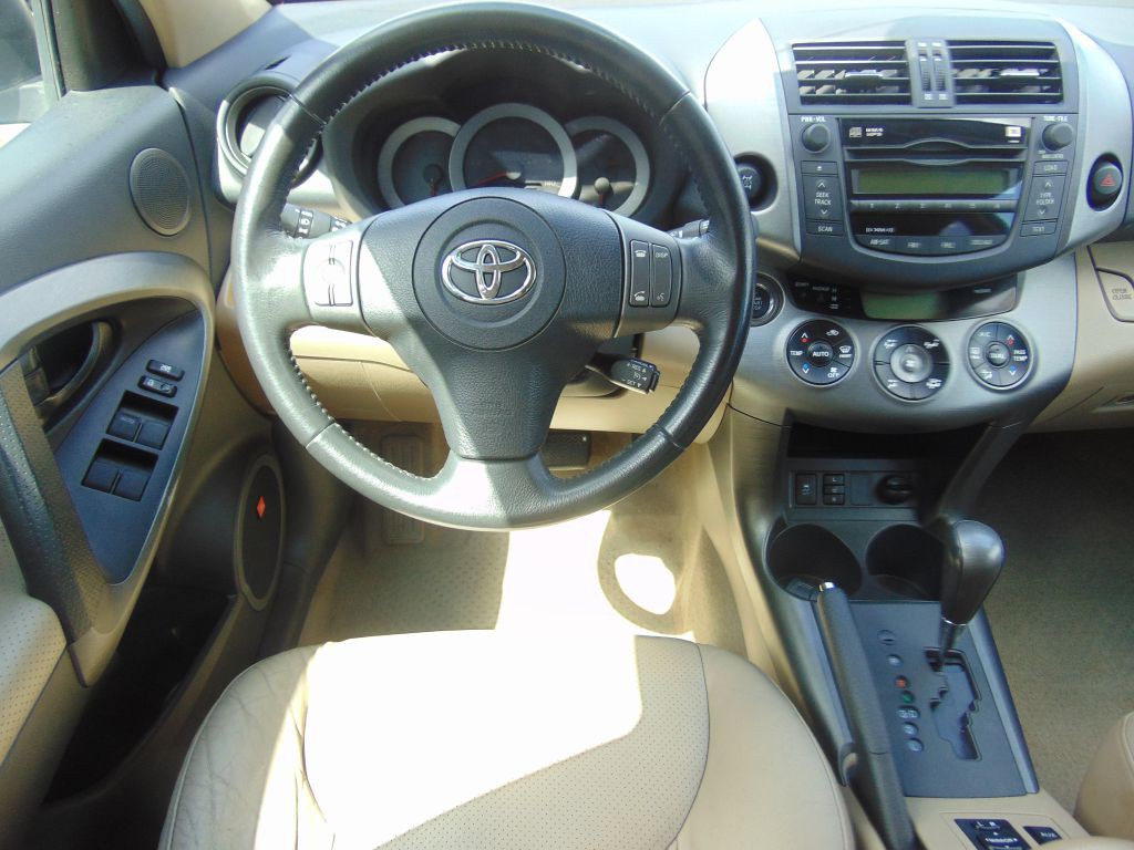 2011 Toyota Rav4 Image 18