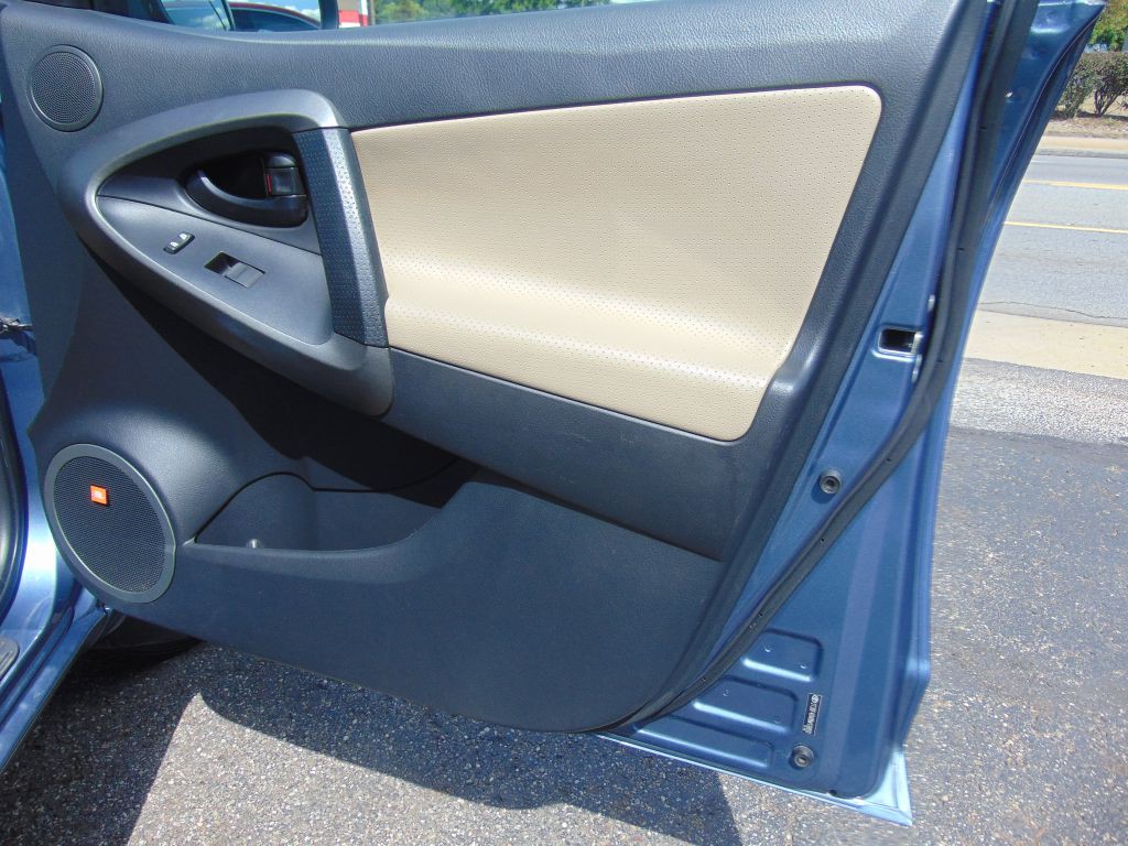 2011 Toyota Rav4 Image 25