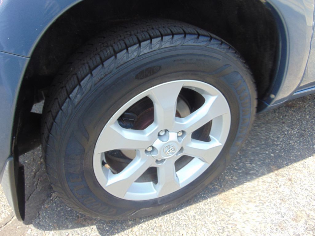 2011 Toyota Rav4 Image 28