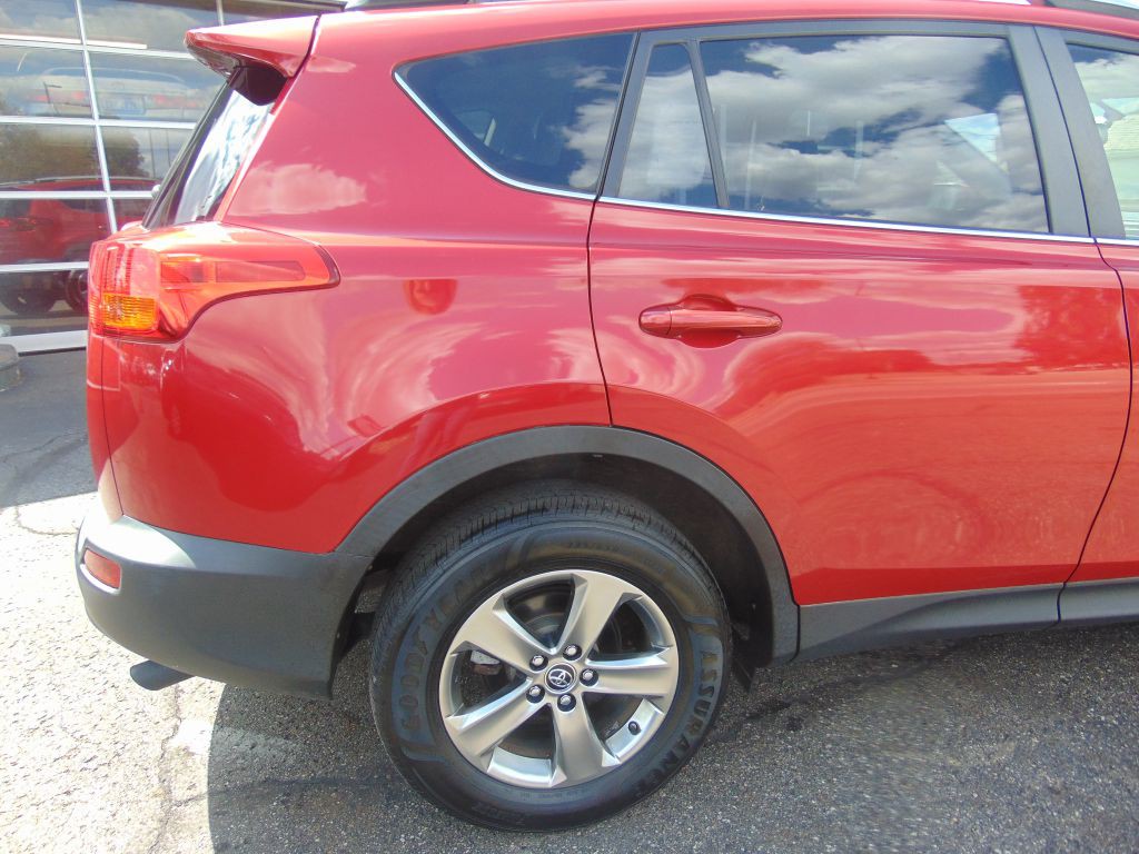 2015 Toyota Rav4 Image 14
