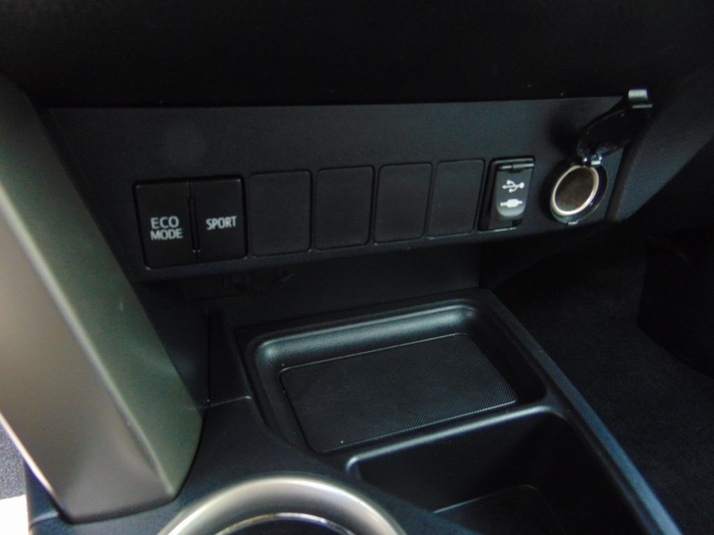 2015 Toyota Rav4 Image 21