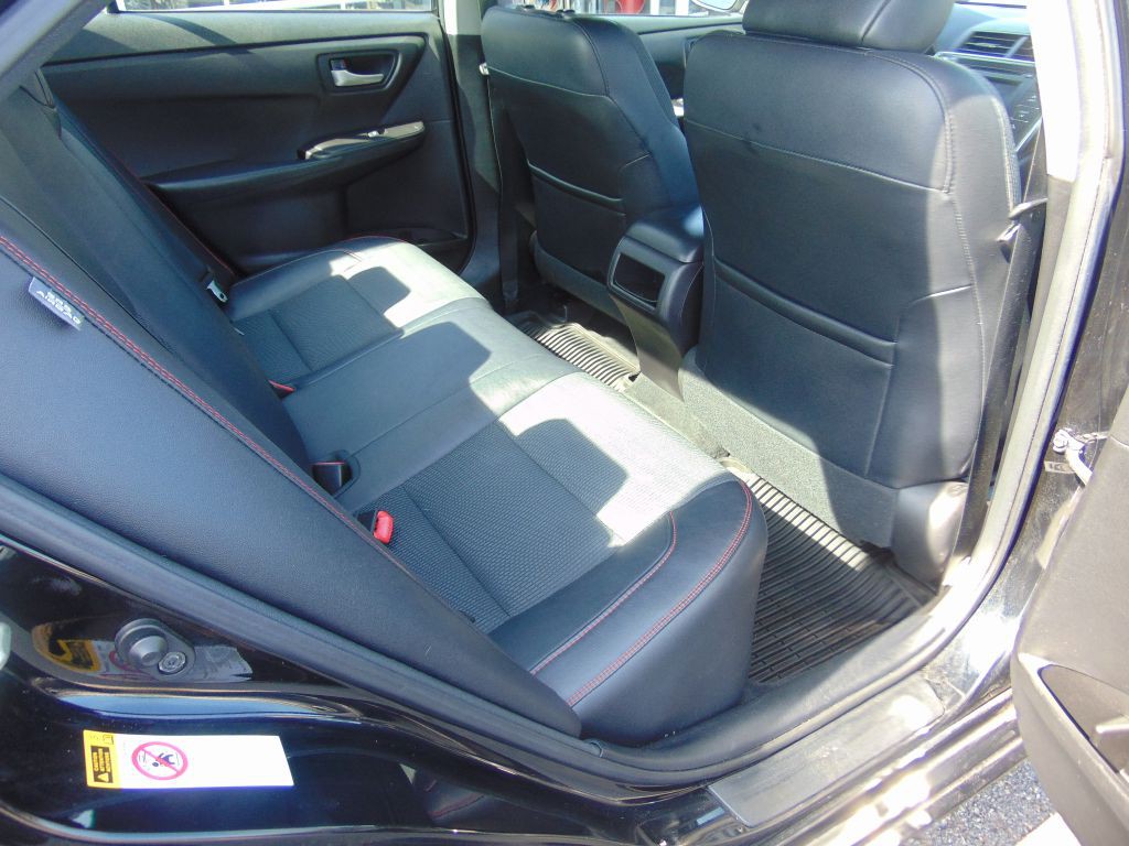 2016 Toyota Camry Image 4