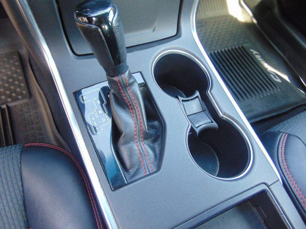 2016 Toyota Camry Image 19