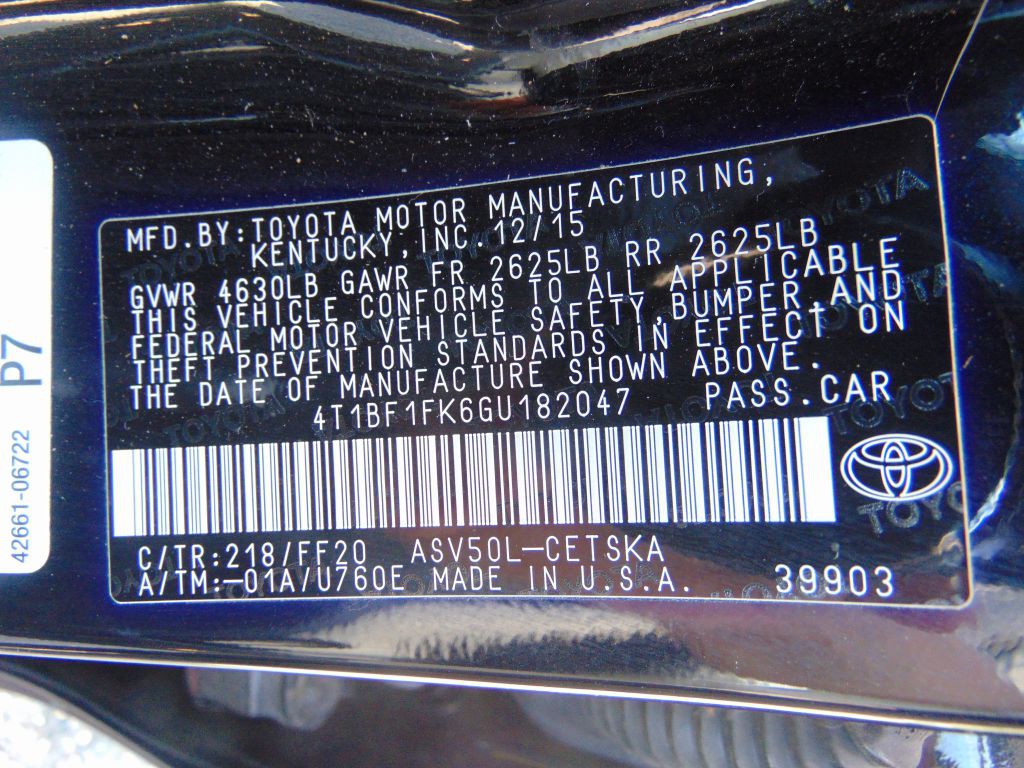2016 Toyota Camry Image 32