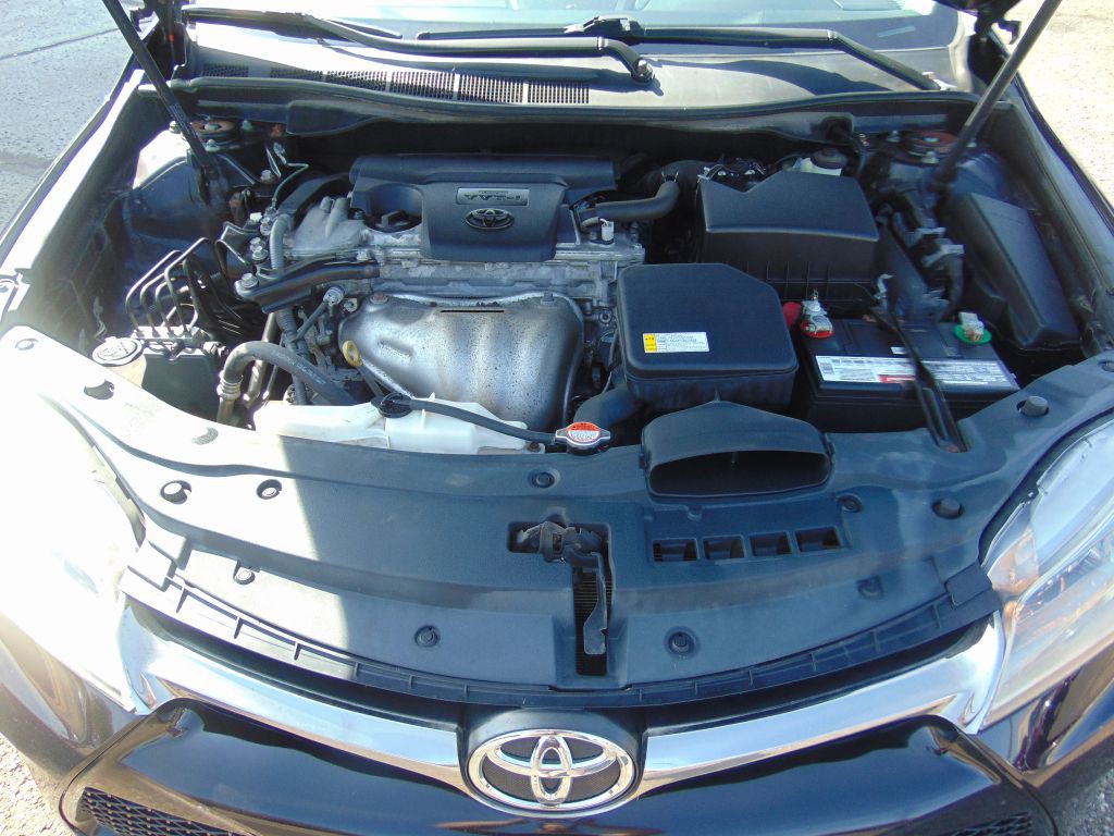 2016 Toyota Camry Image 33