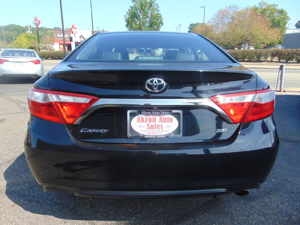 2016 Toyota Camry Image 36