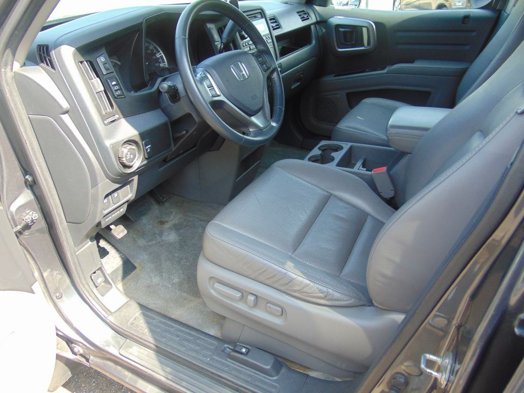 2011 Honda Ridgeline Image 2