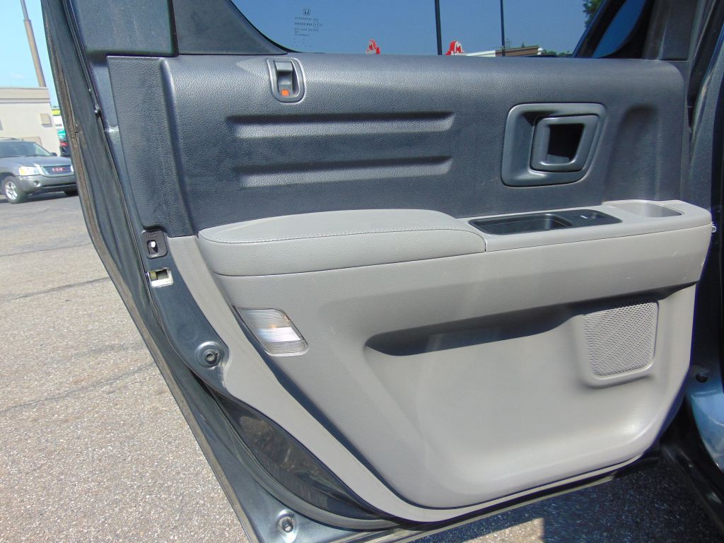 2011 Honda Ridgeline Image 16