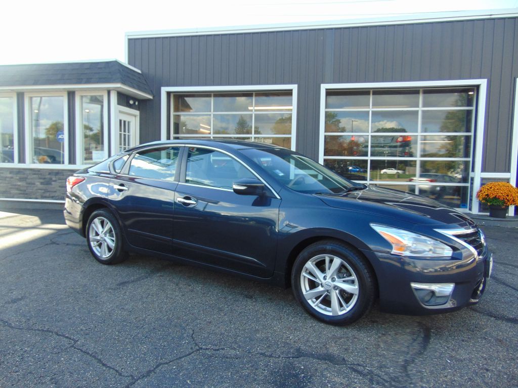 2014 Nissan Altima Image 1