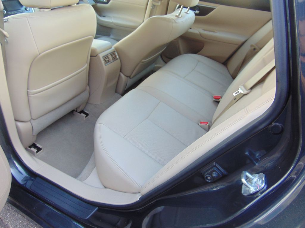 2014 Nissan Altima Image 4