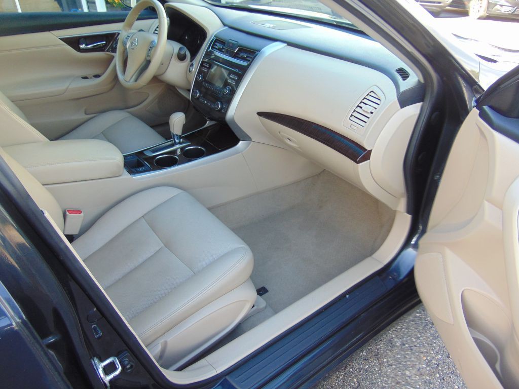 2014 Nissan Altima Image 6