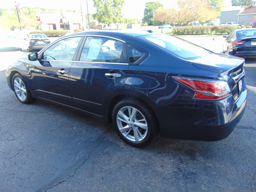 2014 Nissan Altima Image 9