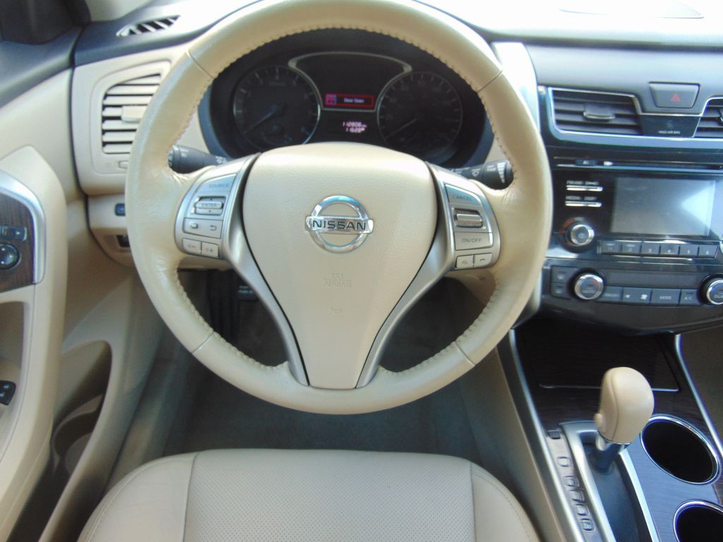 2014 Nissan Altima Image 19