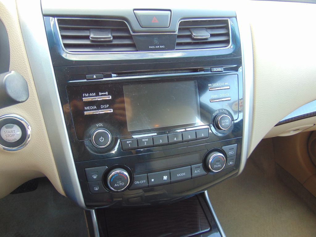 2014 Nissan Altima Image 21