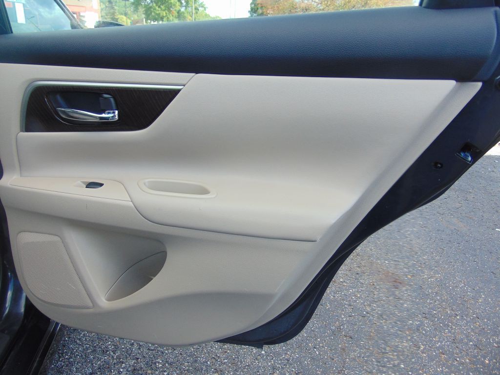 2014 Nissan Altima Image 27