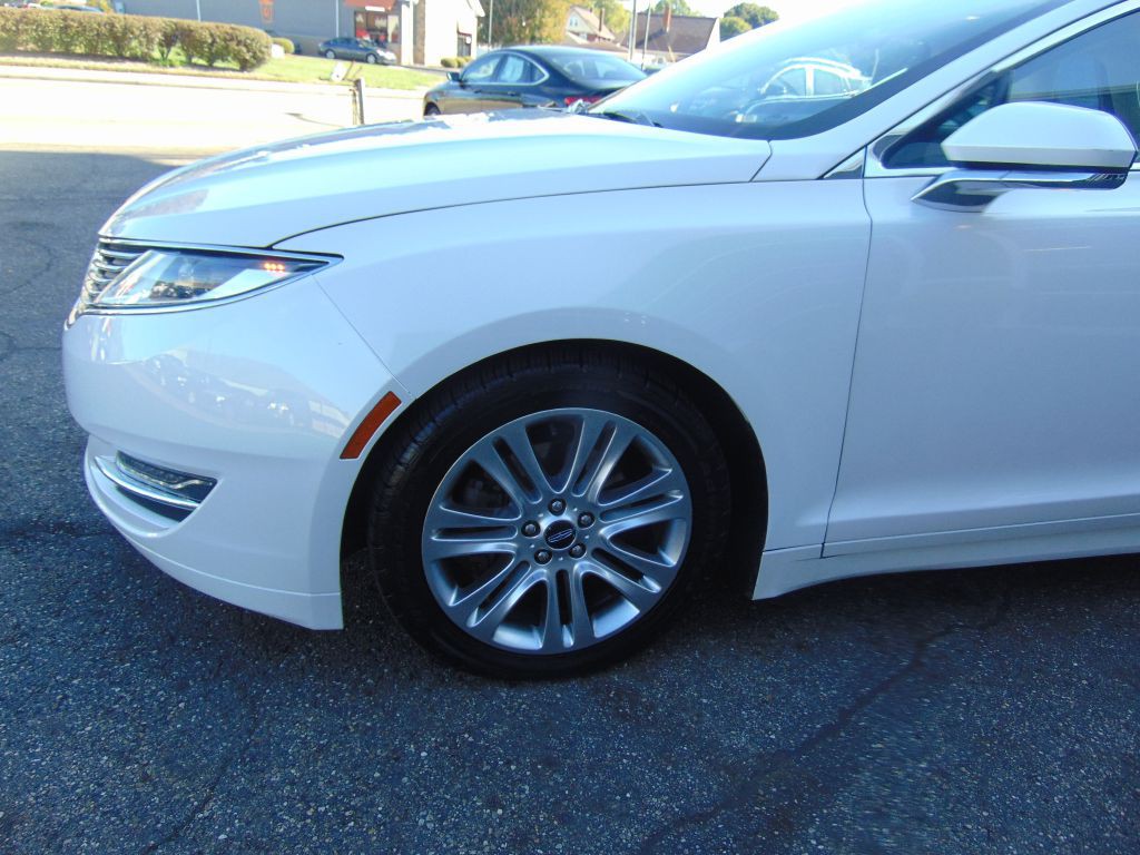 2015 Lincoln MKZ Image 12