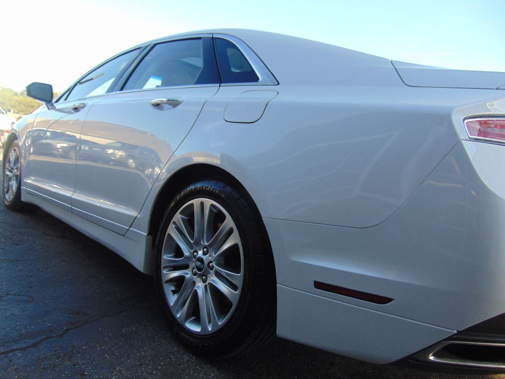 2015 Lincoln MKZ Image 16