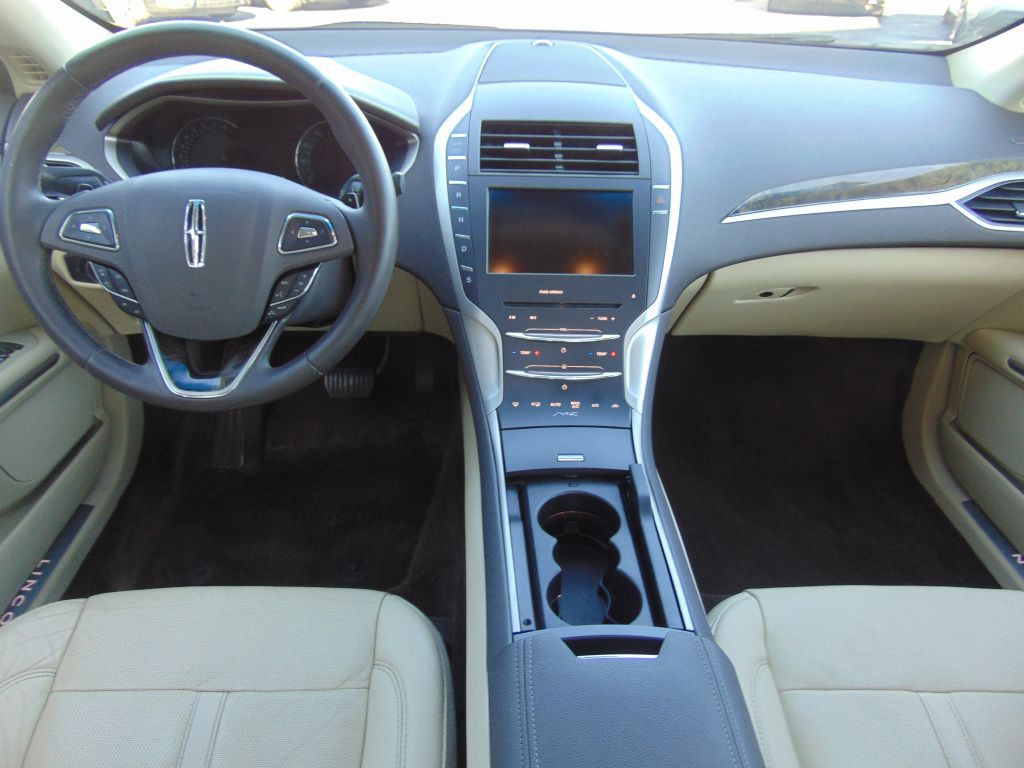 2015 Lincoln MKZ Image 17
