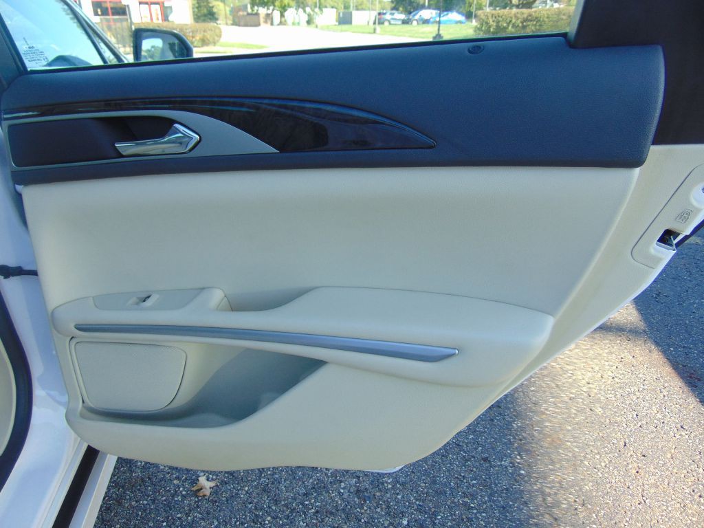 2015 Lincoln MKZ Image 26