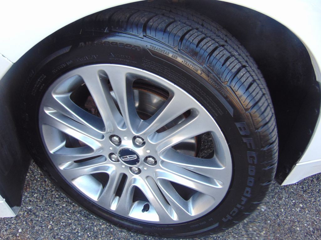 2015 Lincoln MKZ Image 28