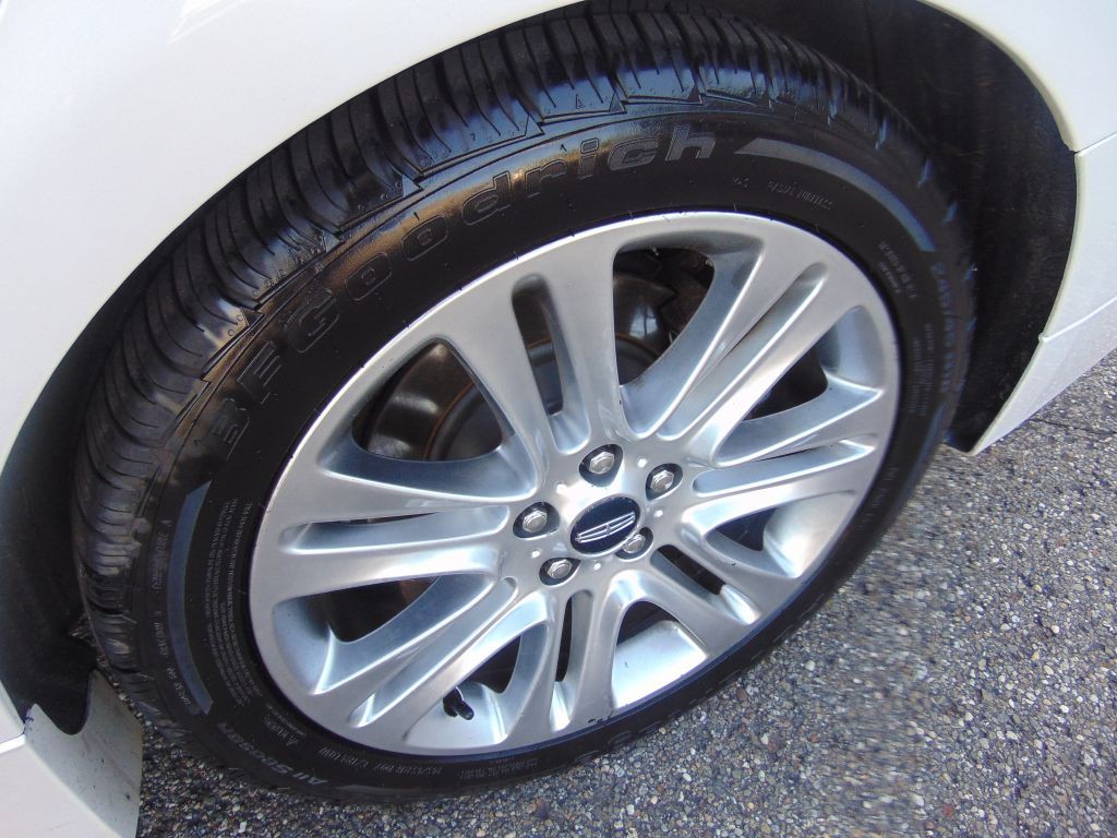 2015 Lincoln MKZ Image 29