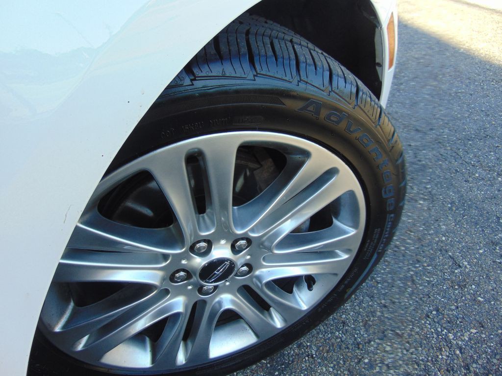 2015 Lincoln MKZ Image 31