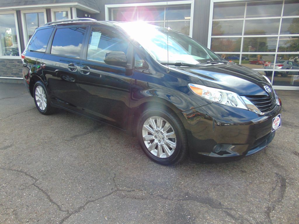 2011 Toyota Sienna Image 7