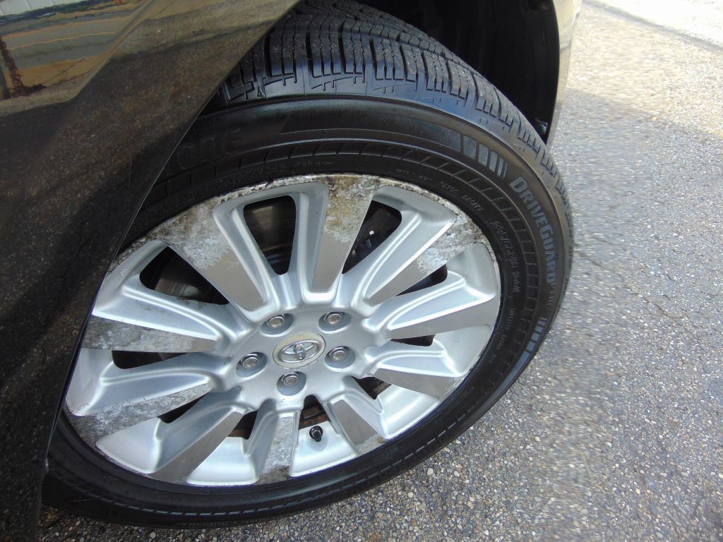 2011 Toyota Sienna Image 27