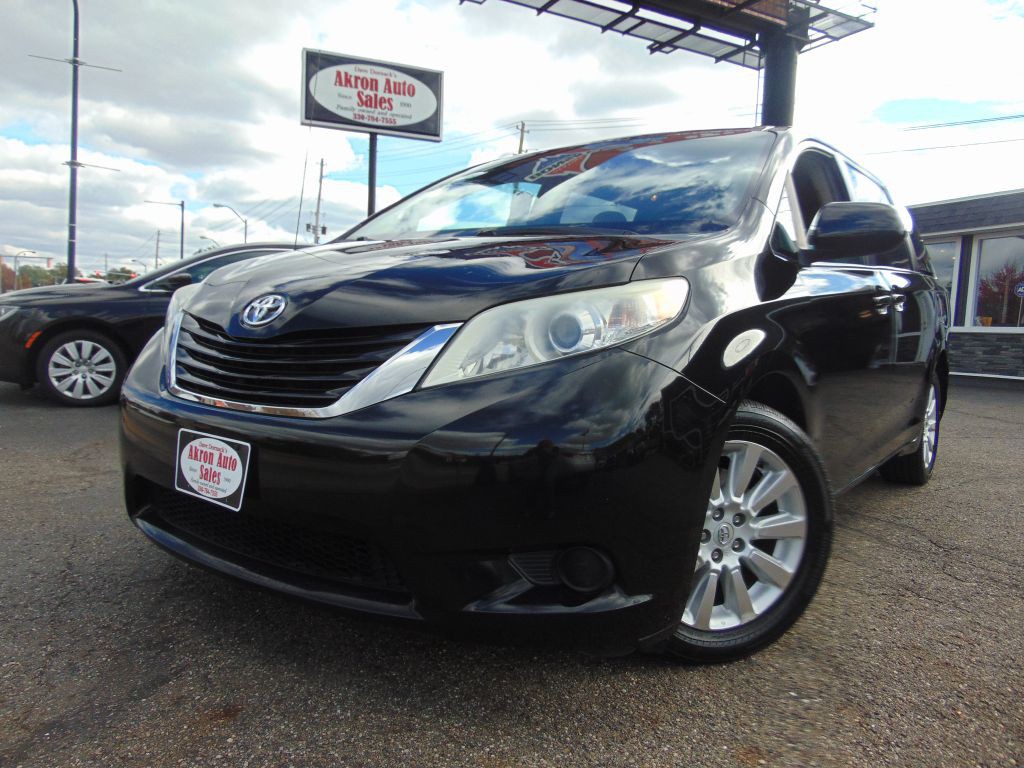 2011 Toyota Sienna Image 30