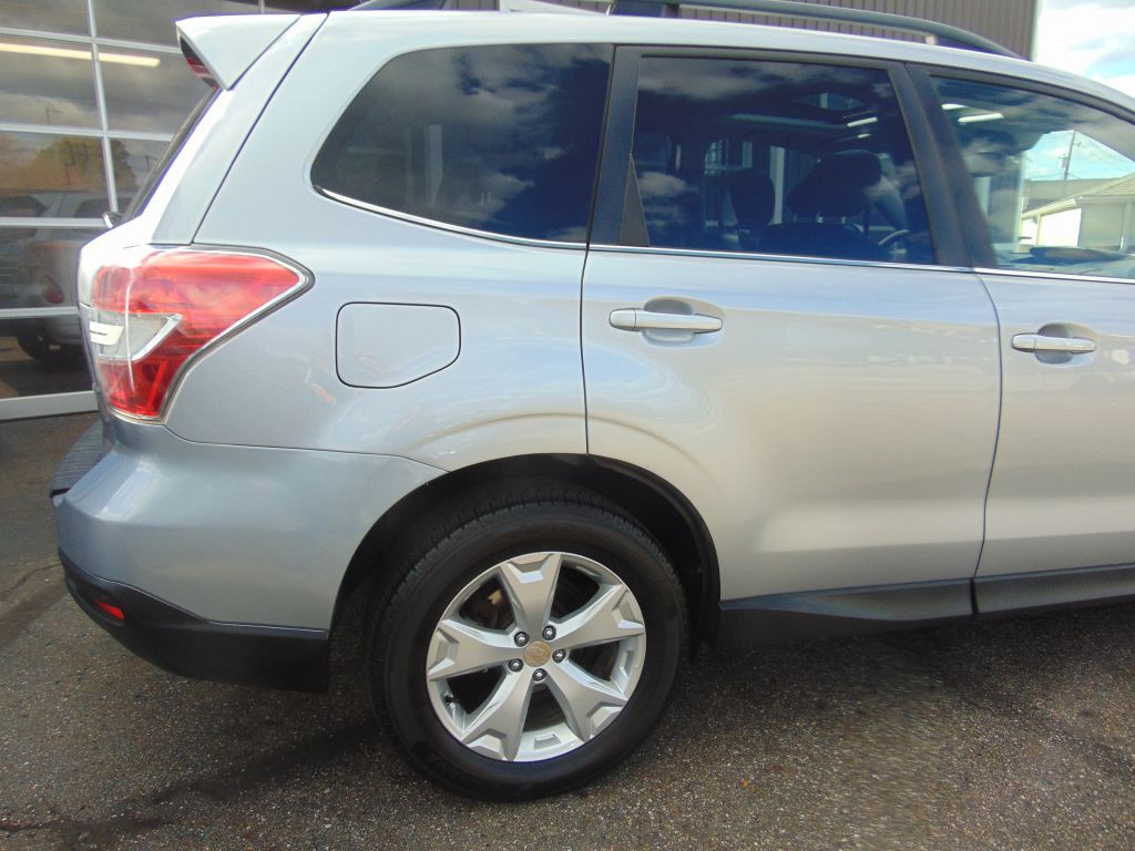 2014 Subaru Forester Image 14