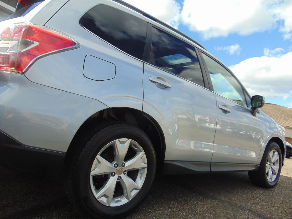 2014 Subaru Forester Image 15