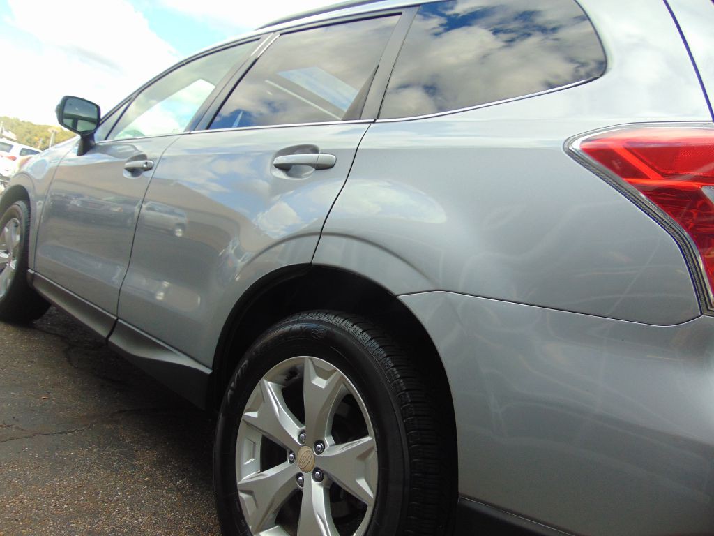 2014 Subaru Forester Image 16