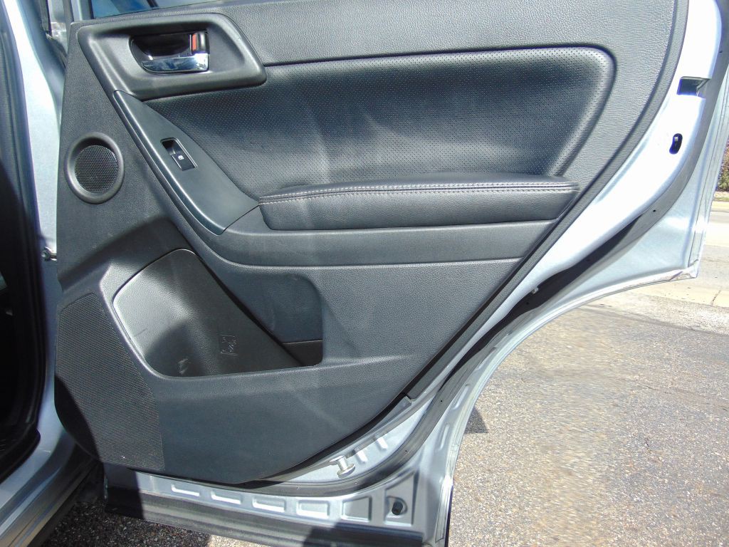 2014 Subaru Forester Image 24