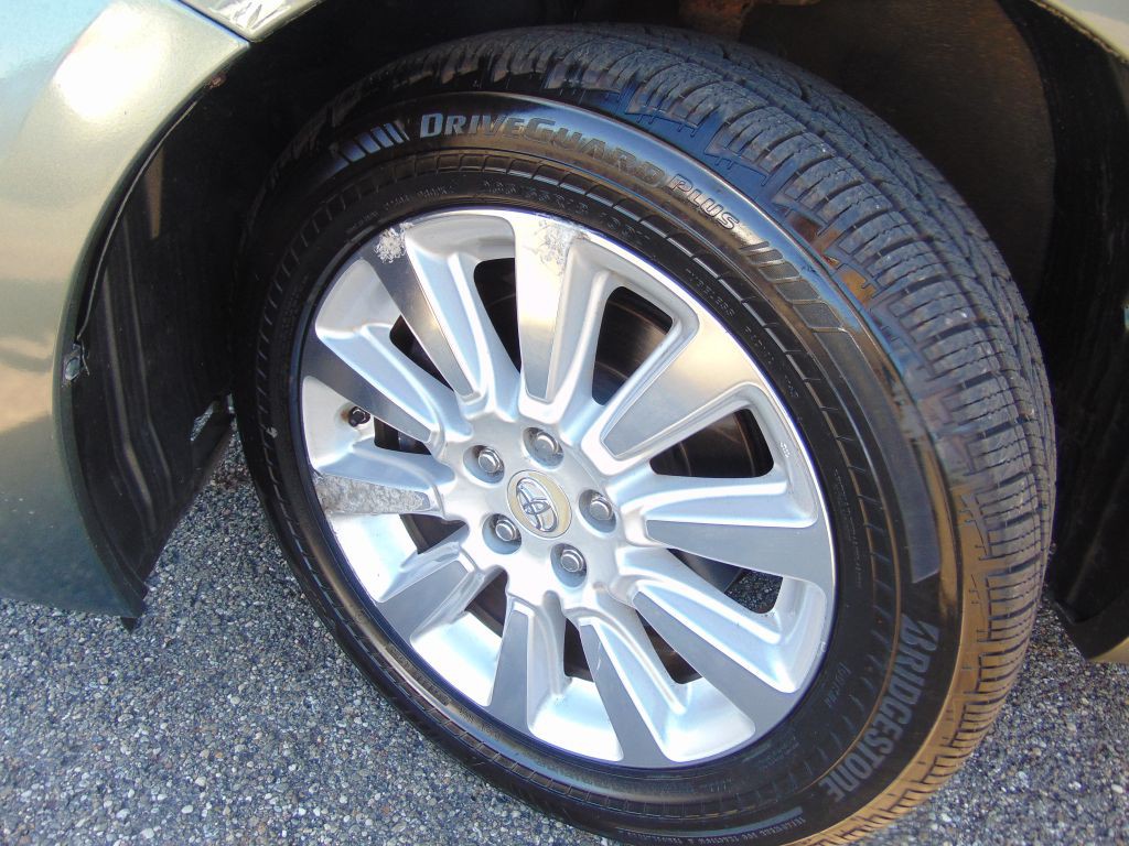 2011 Toyota Sienna Image 23