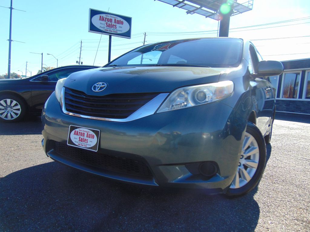 2011 Toyota Sienna Image 30