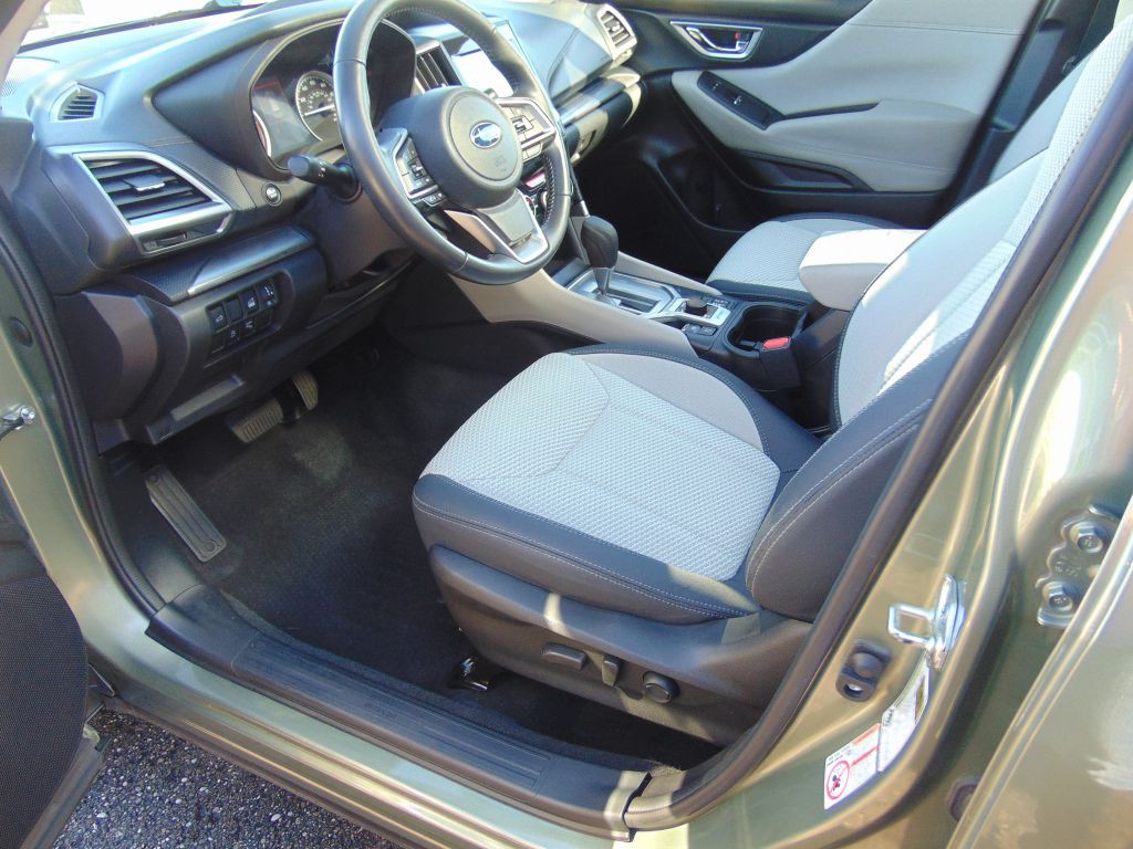 2019 Subaru Forester Image 2