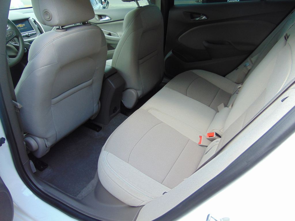 2017 Chevrolet Cruze Image 3