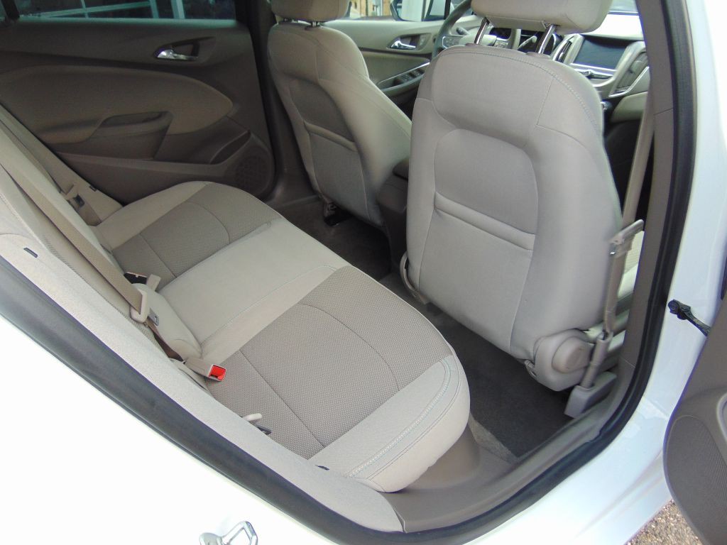 2017 Chevrolet Cruze Image 4