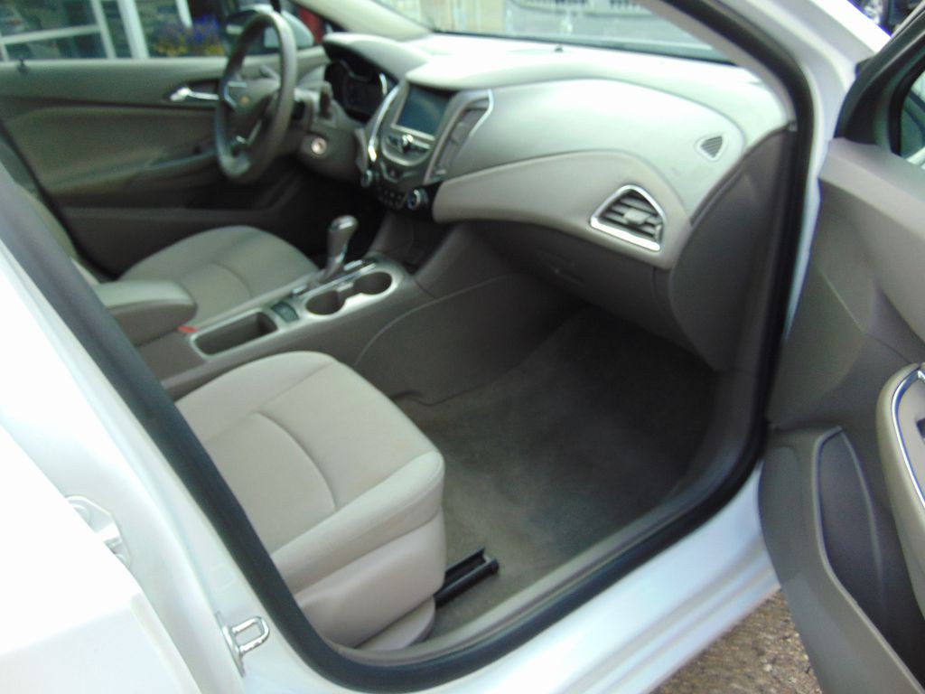 2017 Chevrolet Cruze Image 5