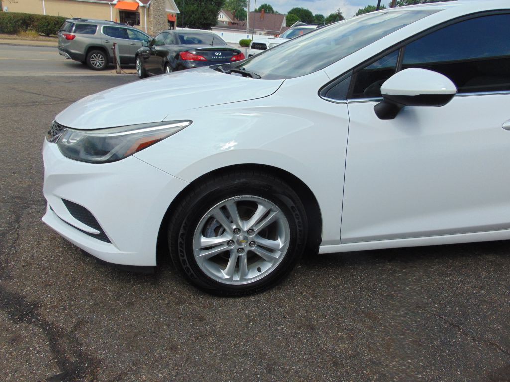 2017 Chevrolet Cruze Image 12