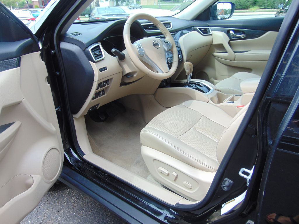 2015 Nissan Rogue Image 2