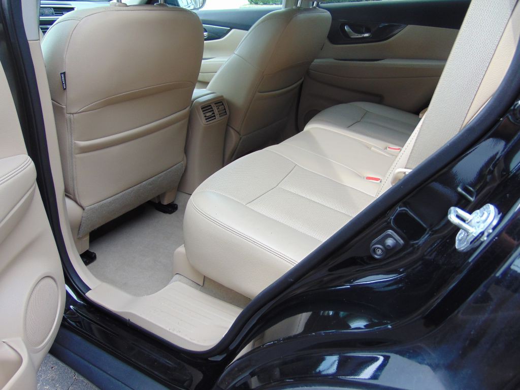 2015 Nissan Rogue Image 3